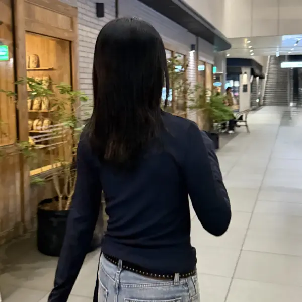 26H06溫柔垂墜綁帶上衣(藍)